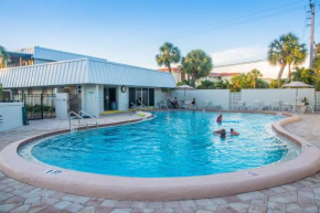 Beachfront Condo Complex, Heated Pool, Gulfview!